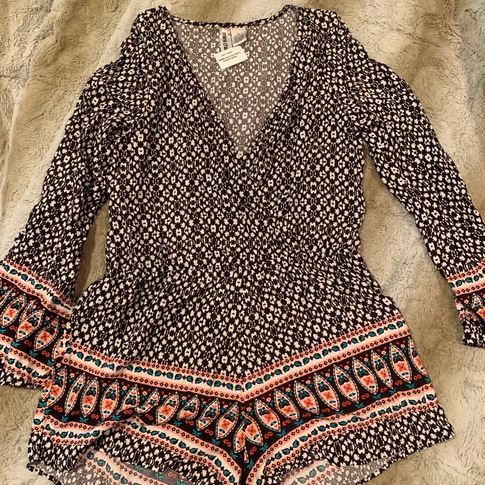 Printed v neck flare sleeves romper